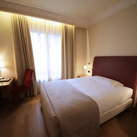 Hotel Monica Fiera 4*